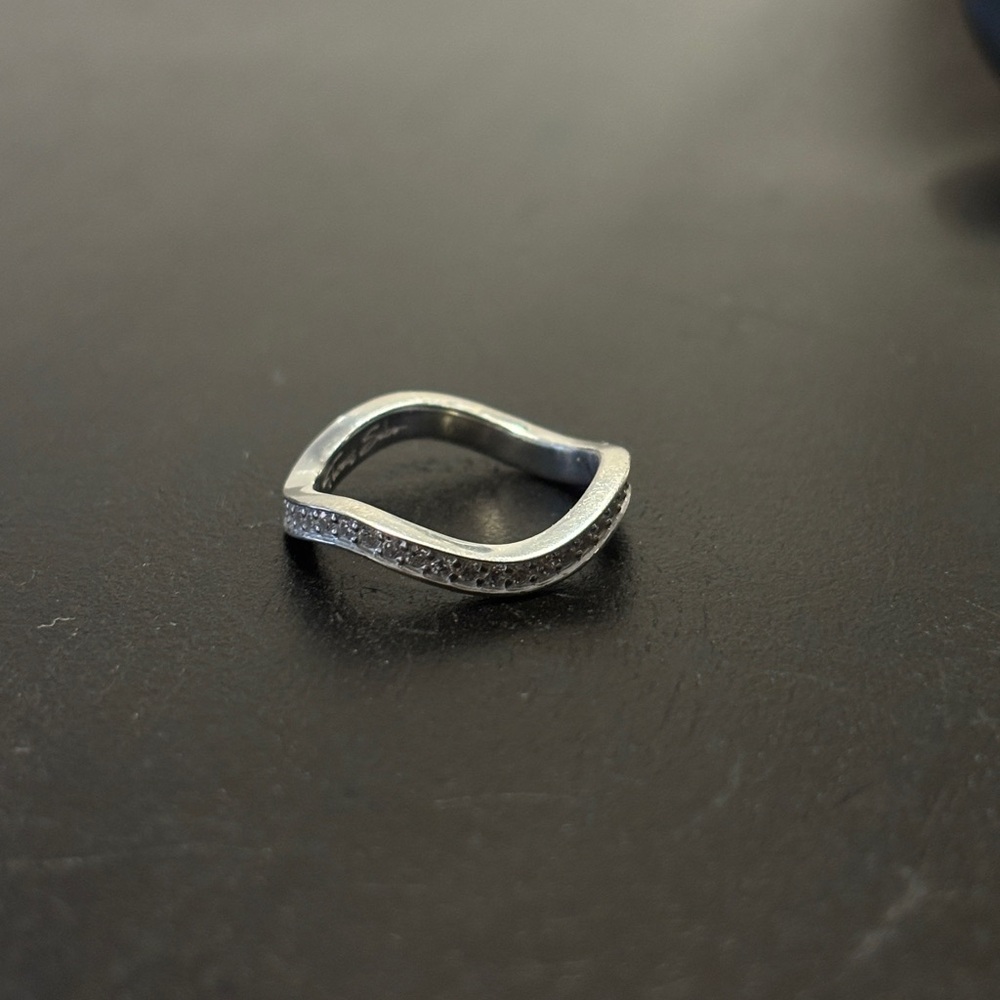 Thomas Sabo Sterling Silver Textured Swerve Band Ring